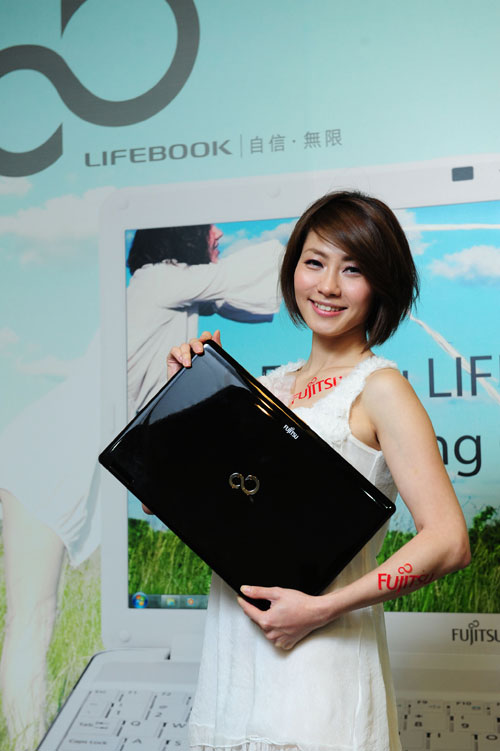 110323_fujitsu_2.jpg
