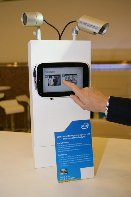 111018_intel_4.jpg