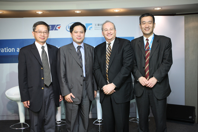 111206_intel_2.jpg