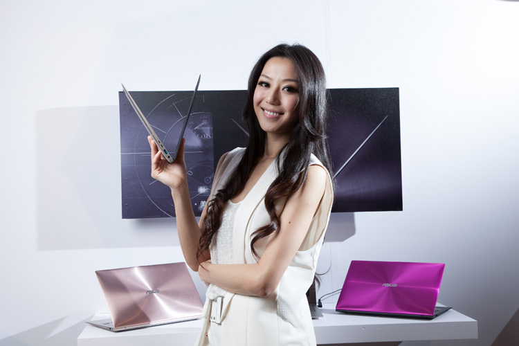 12040425_asus_2.jpg