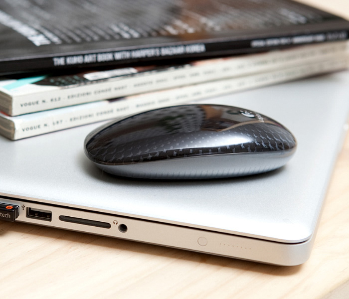 120410_logitech_3.jpg