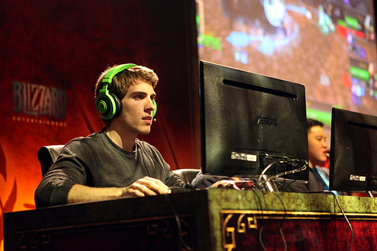 121119_asus.jpg
