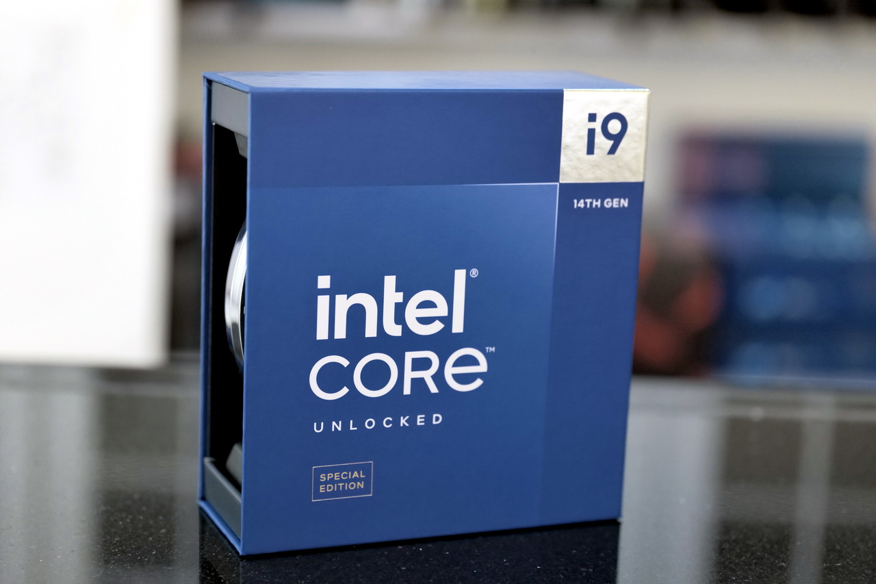 Intel Core i9-14900KS最後的進擊,史上預設6.2GHz,與 14900K 13900KS 7970X 比較