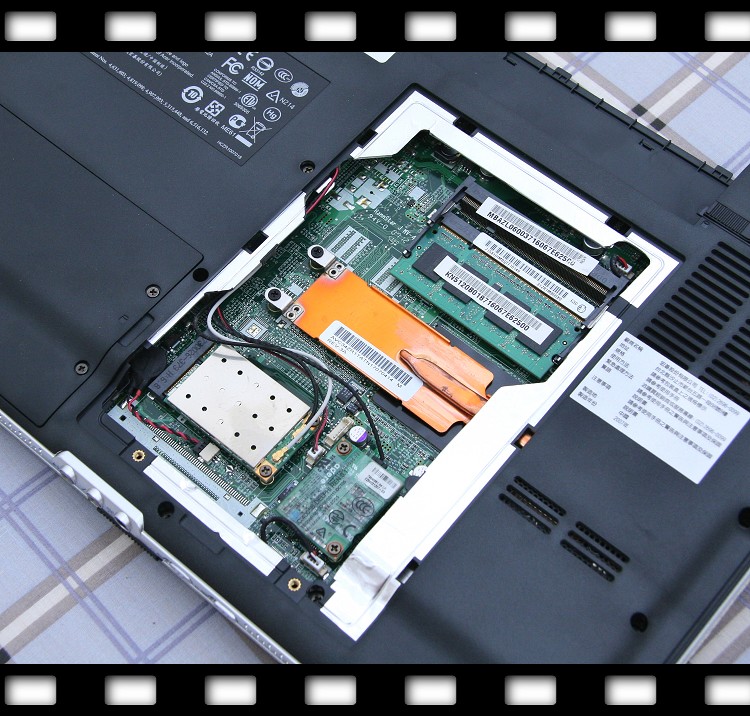 ACER-3684WXMI-DDR2-04.jpg