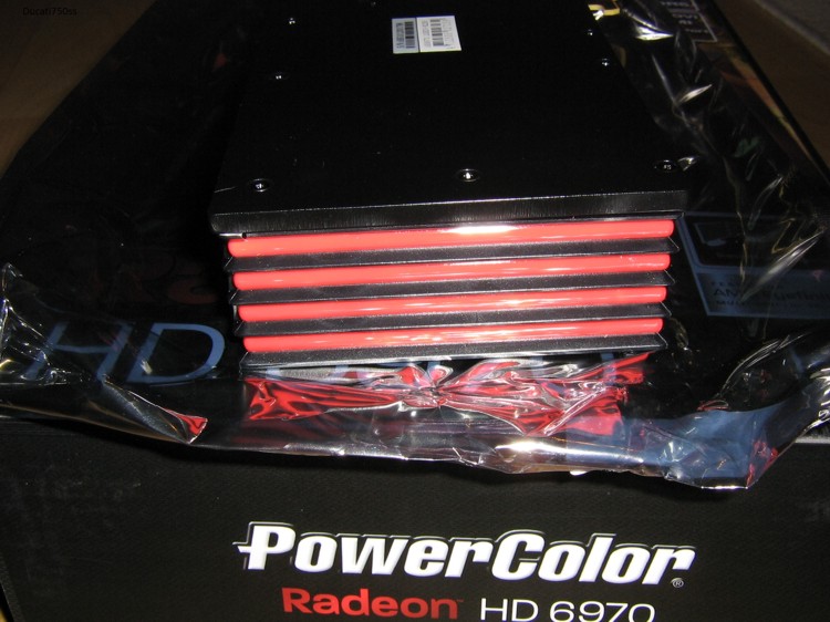 Powercolor_hd6970_3.jpg