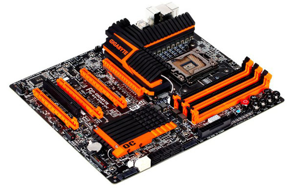 gigabyte_OC_ORANGE_8.jpg