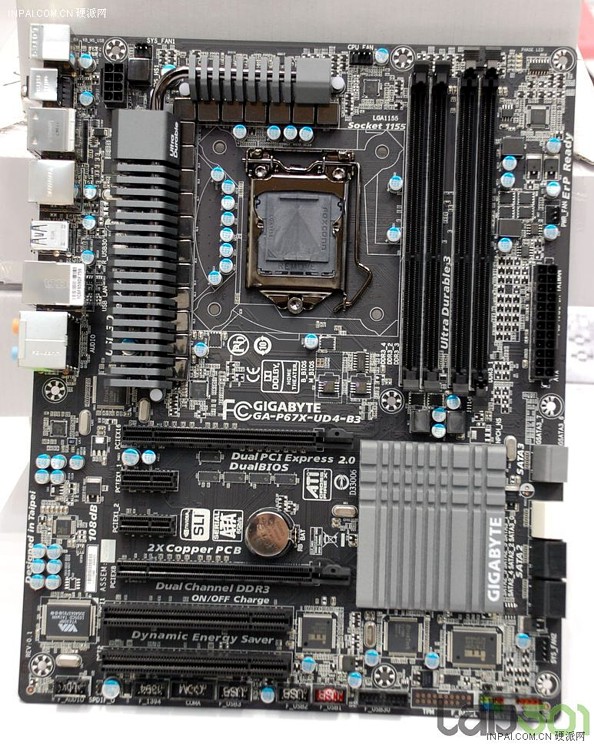 gigabyte_p67x_ud4_b3.jpg