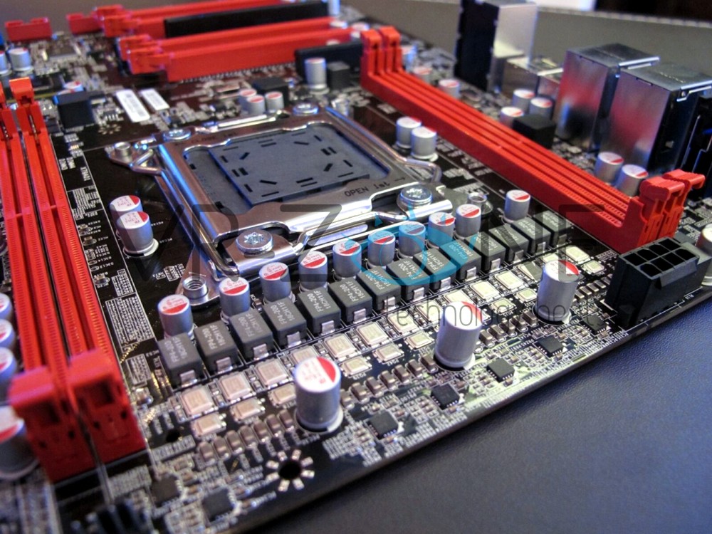 Foxconn_QuantumForce_X79_3.jpg