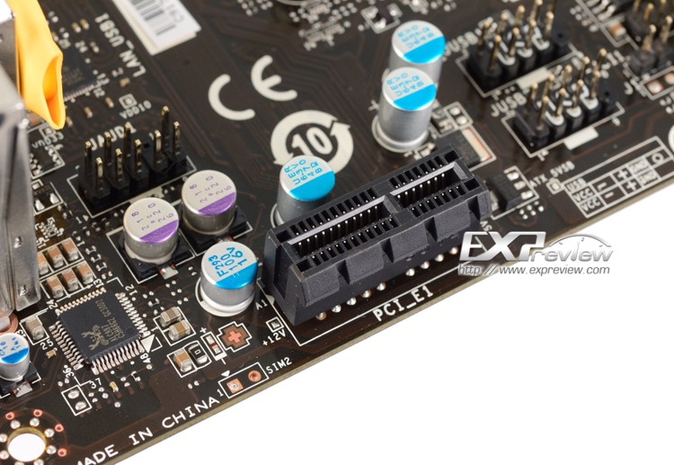 MSI-C847IS-P33_3.jpg