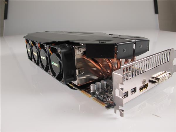 gigabyte_hd7970soc_5.jpg