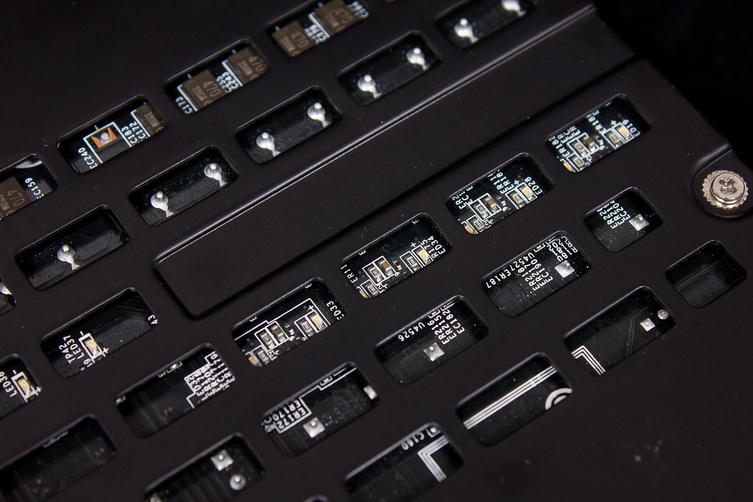 MSI-GeForce-GTX-770-Lightning_6.jpg