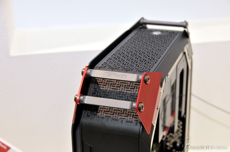 computex_asrock_4.jpg