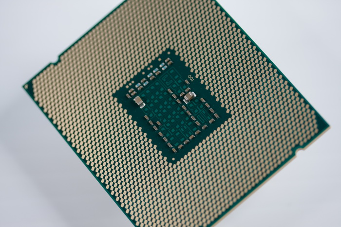 intel_E5-1600_v3_2.jpg