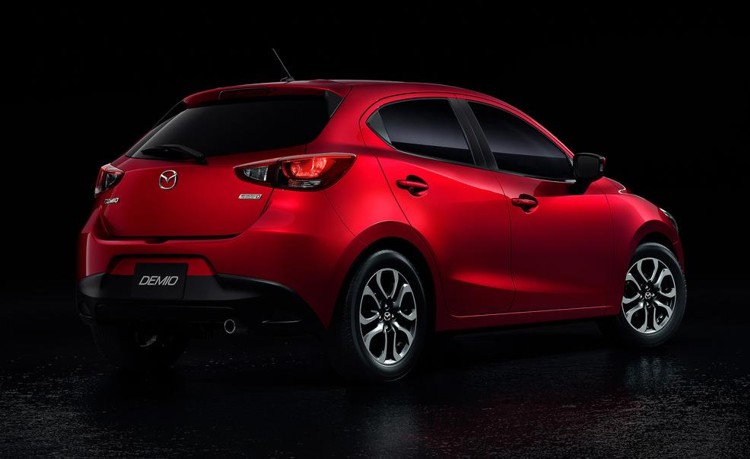 2016-mazda-2-6.jpg