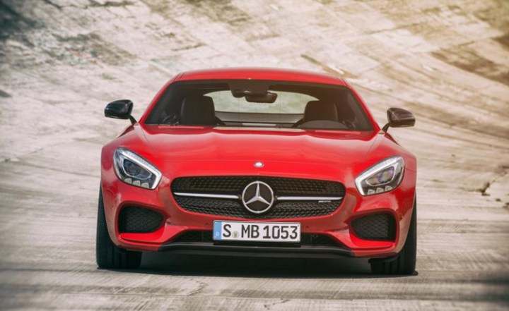 2016-mercedes-amg-gt-s-3.jpg