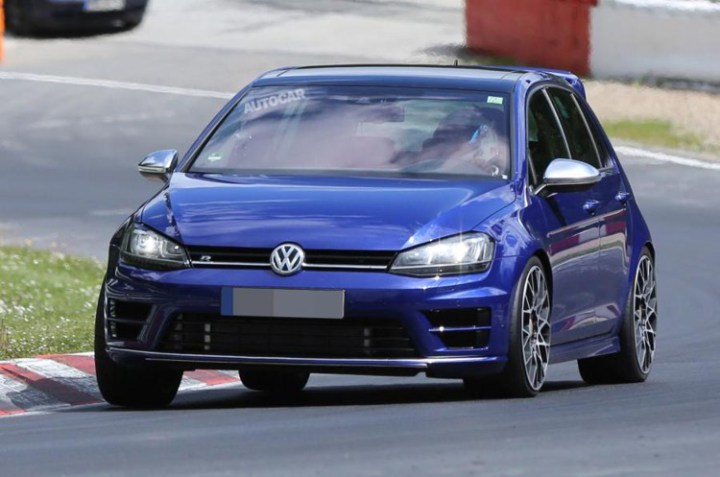 golf-r400-spypics-2.jpg