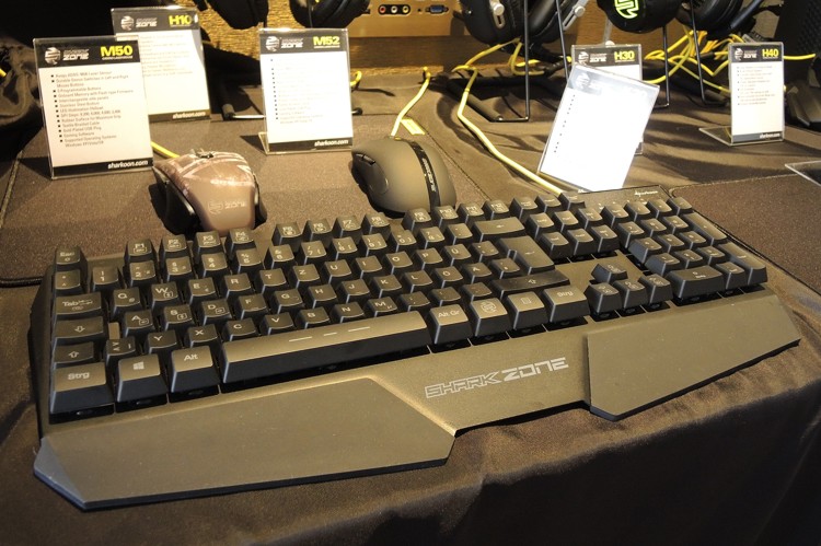 sharkoon_computex_10.jpg