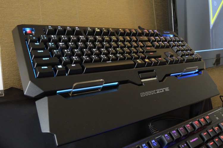 sharkoon_computex_13.jpg