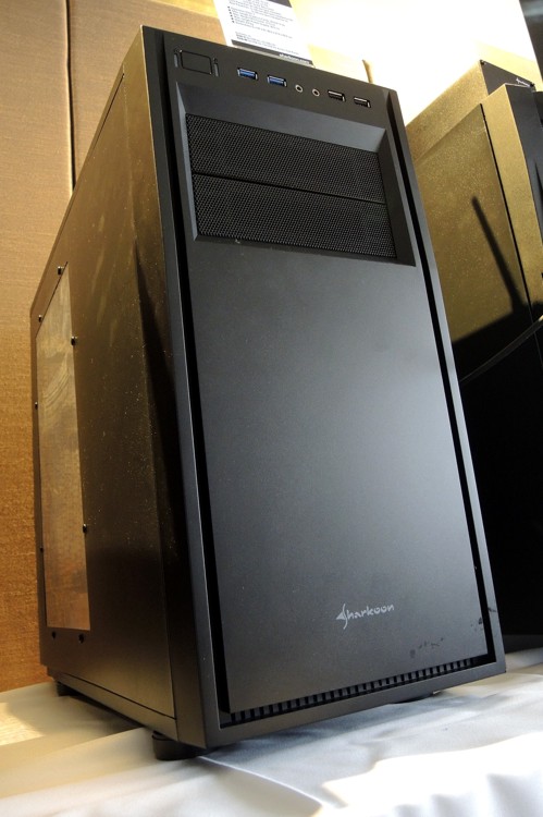 sharkoon_computex_6.jpg