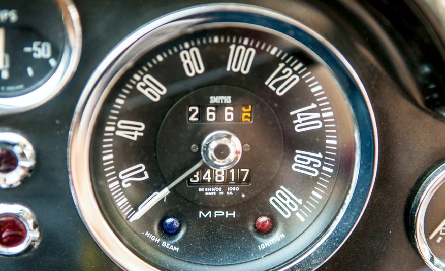 1967-Aston-Martin-DB6-Shooting-Brake-17.jpg