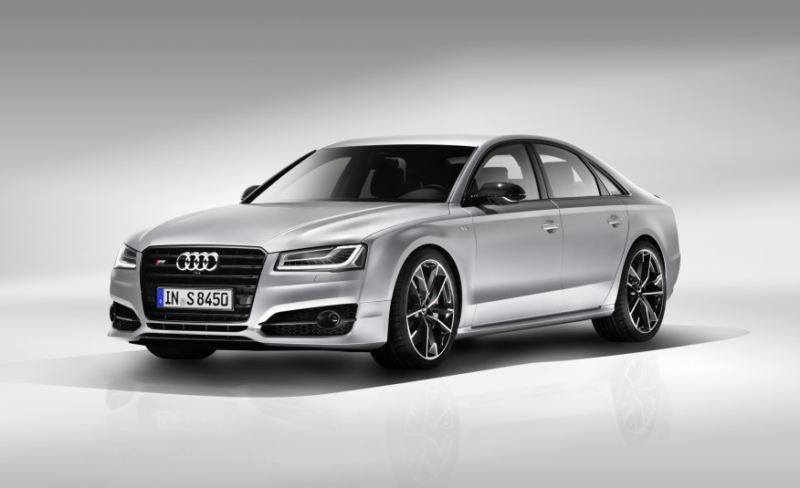 2015-Audi-S8-Plus-1.jpg