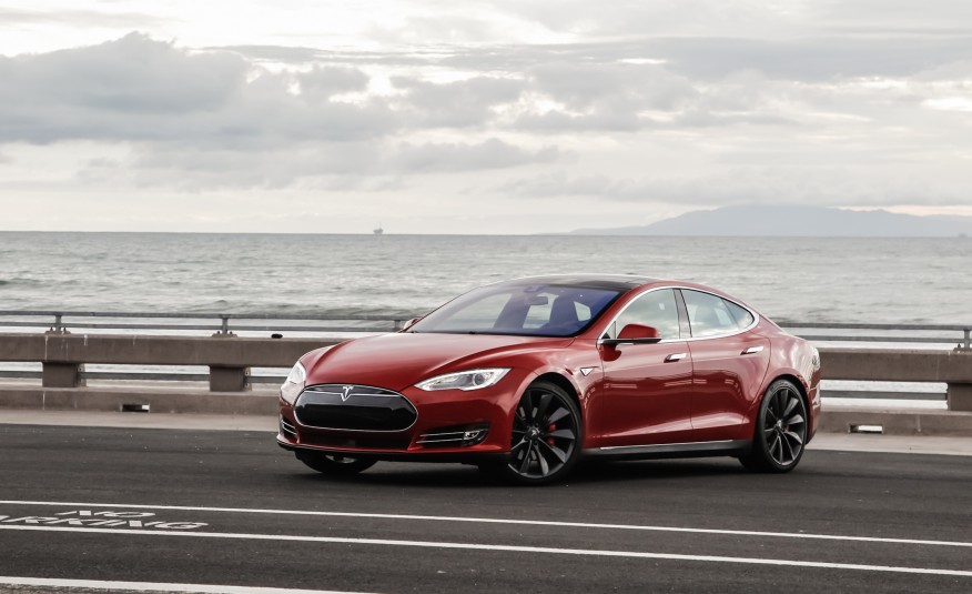 2015-Tesla-Model-S-P85D-1.jpg