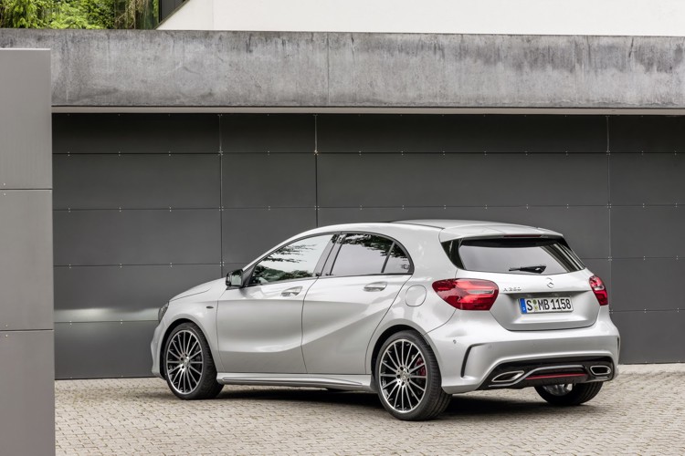 2016-Mercedes-A-Class-9.jpg