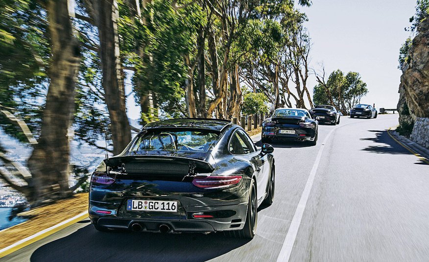 2016-Porsche-911-2.jpg