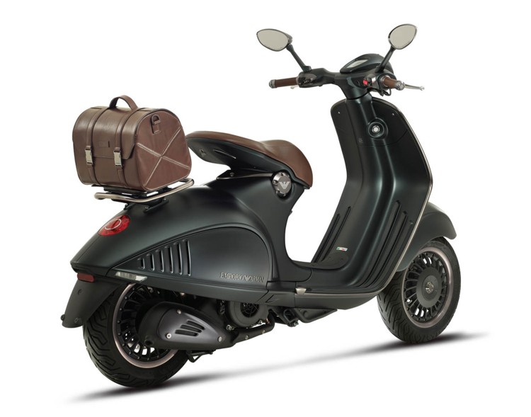 Vespa_946_Emporio_Armani_3.jpg