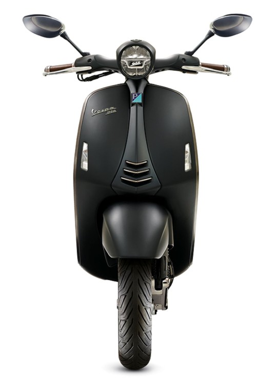 Vespa_946_Emporio_Armani_7.jpg