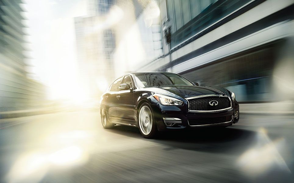 infiniti_q70_1.jpg