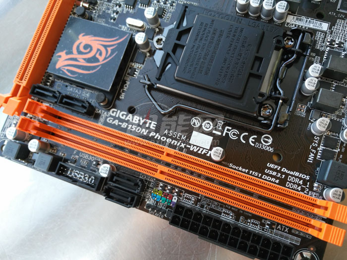 gigabyte_B150N_Phoenix_2.jpg