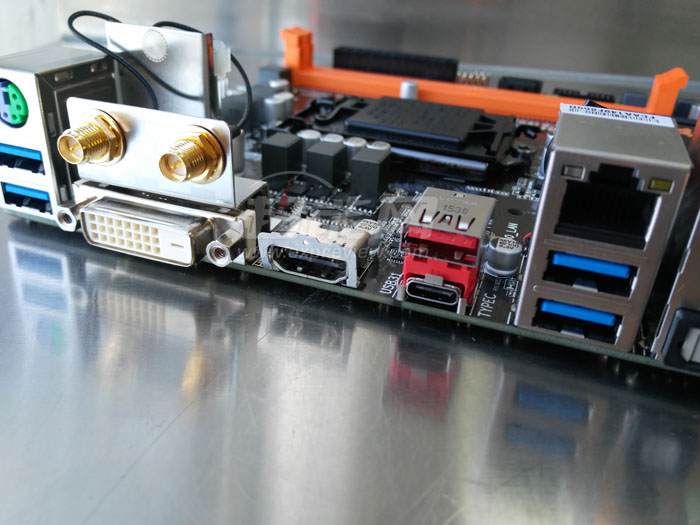 gigabyte_B150N_Phoenix_3.jpg