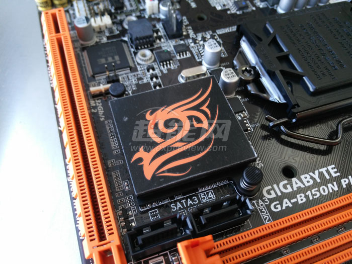 gigabyte_B150N_Phoenix_7.jpg