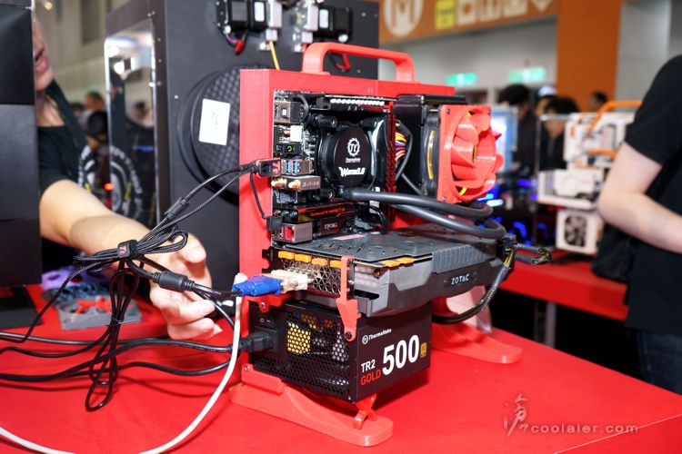 tt_computex_12.jpg
