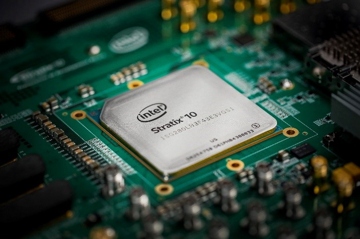 intel_stratix-10_1.jpg