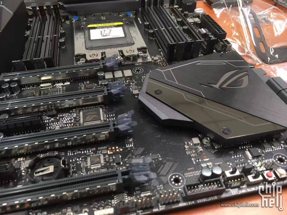 ASUS_X399_ROG_ZENITH_EXTREME_5.jpg