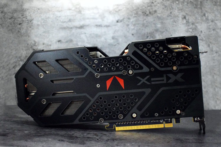 XFX-RX-Vega-56-64-Double-Edition-6.jpg