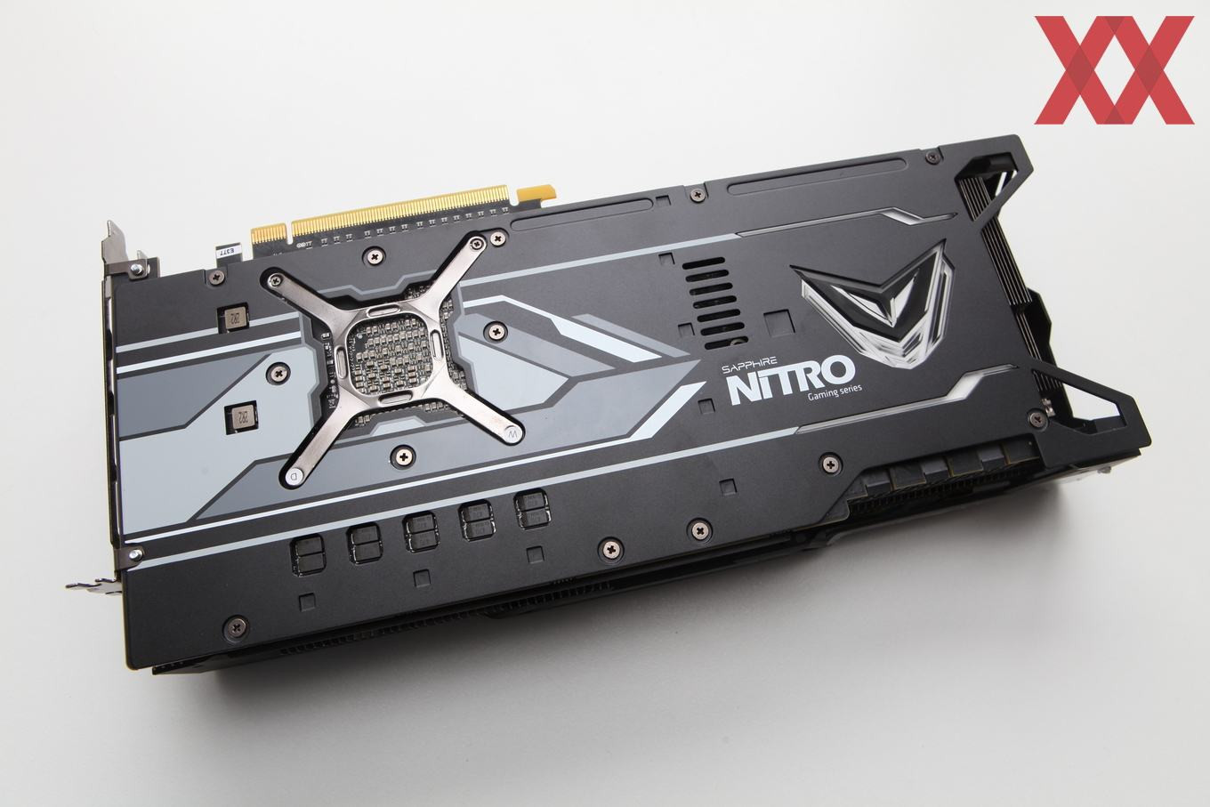 sapphire_vega_nitro_2.jpg