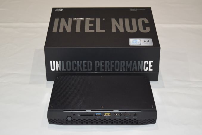 intel_nuc8i7hvk_1.JPG