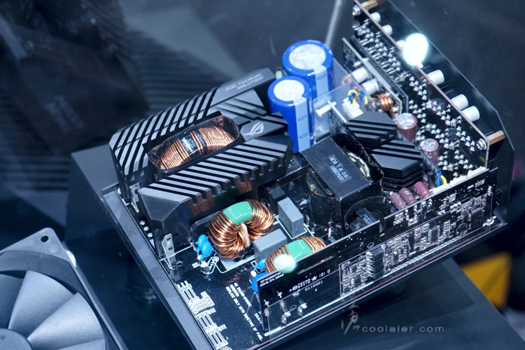 asus_thor_1200w_5.jpg