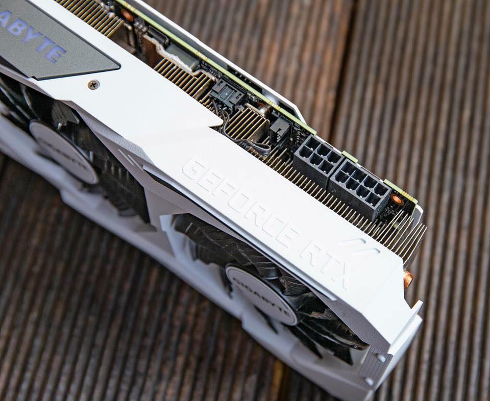 gigabyte_rtx_2080_white_5.jpg