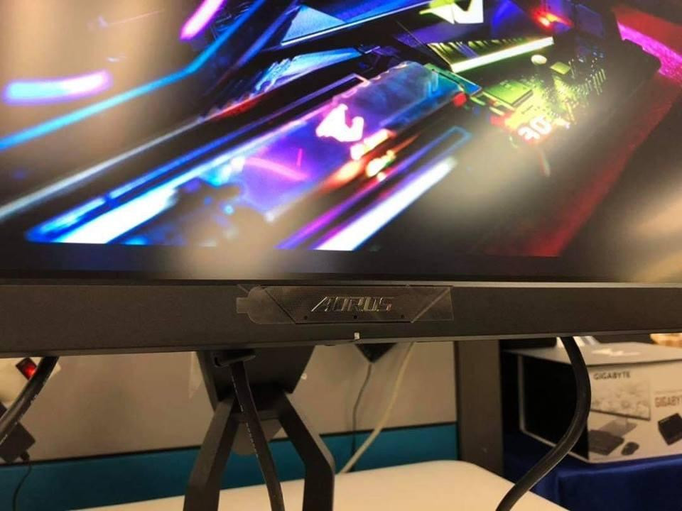 gigabyte_aorus_monitor_2.jpg