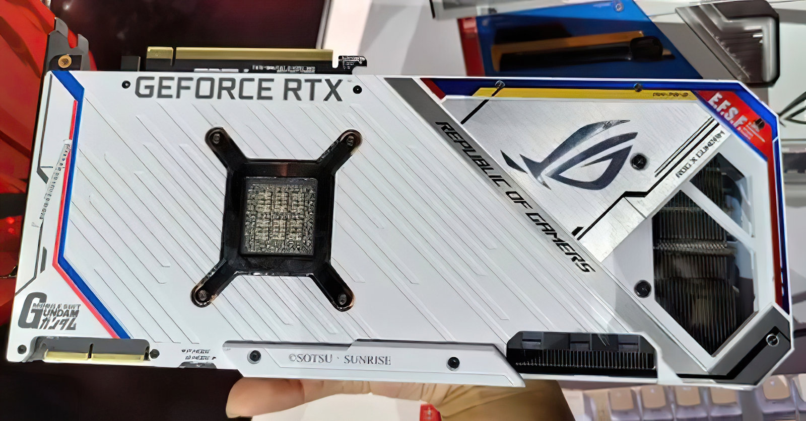 ASUS-RTX-GUNDAM-2.jpg