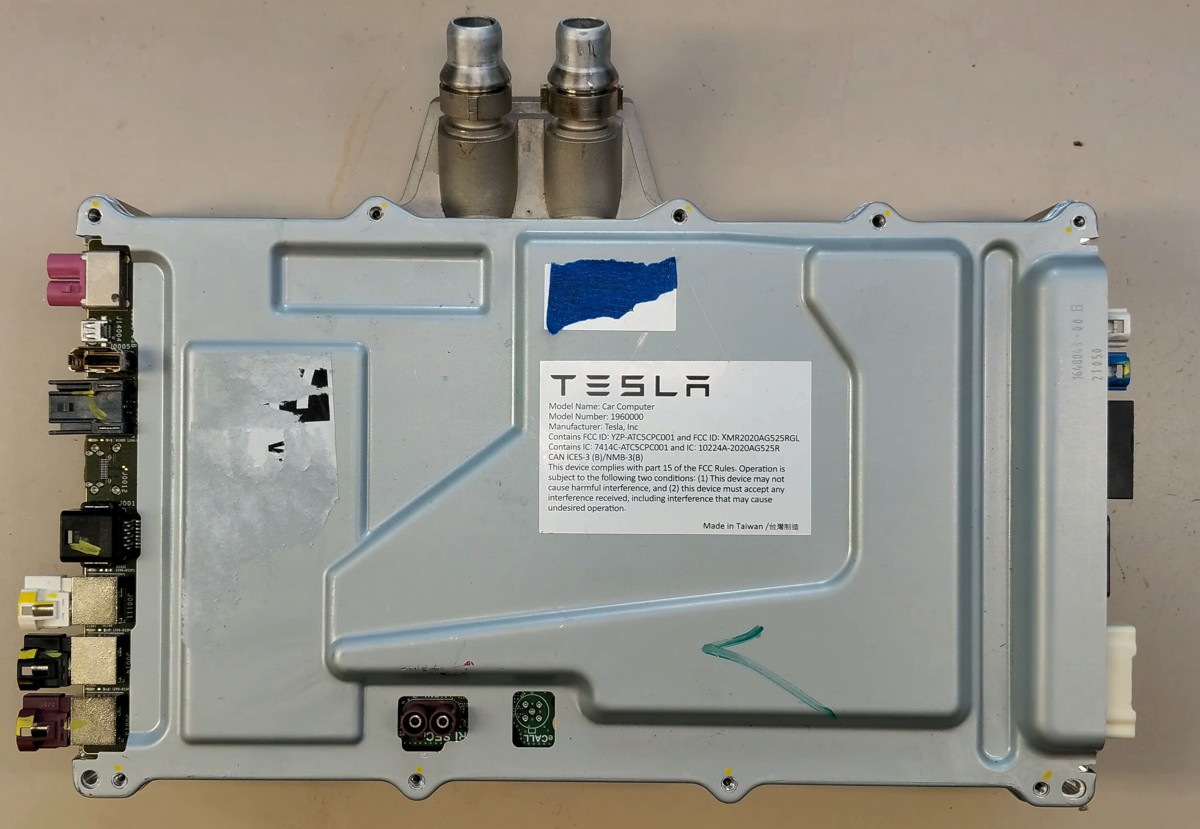 Tesla-Computer_1.jpg