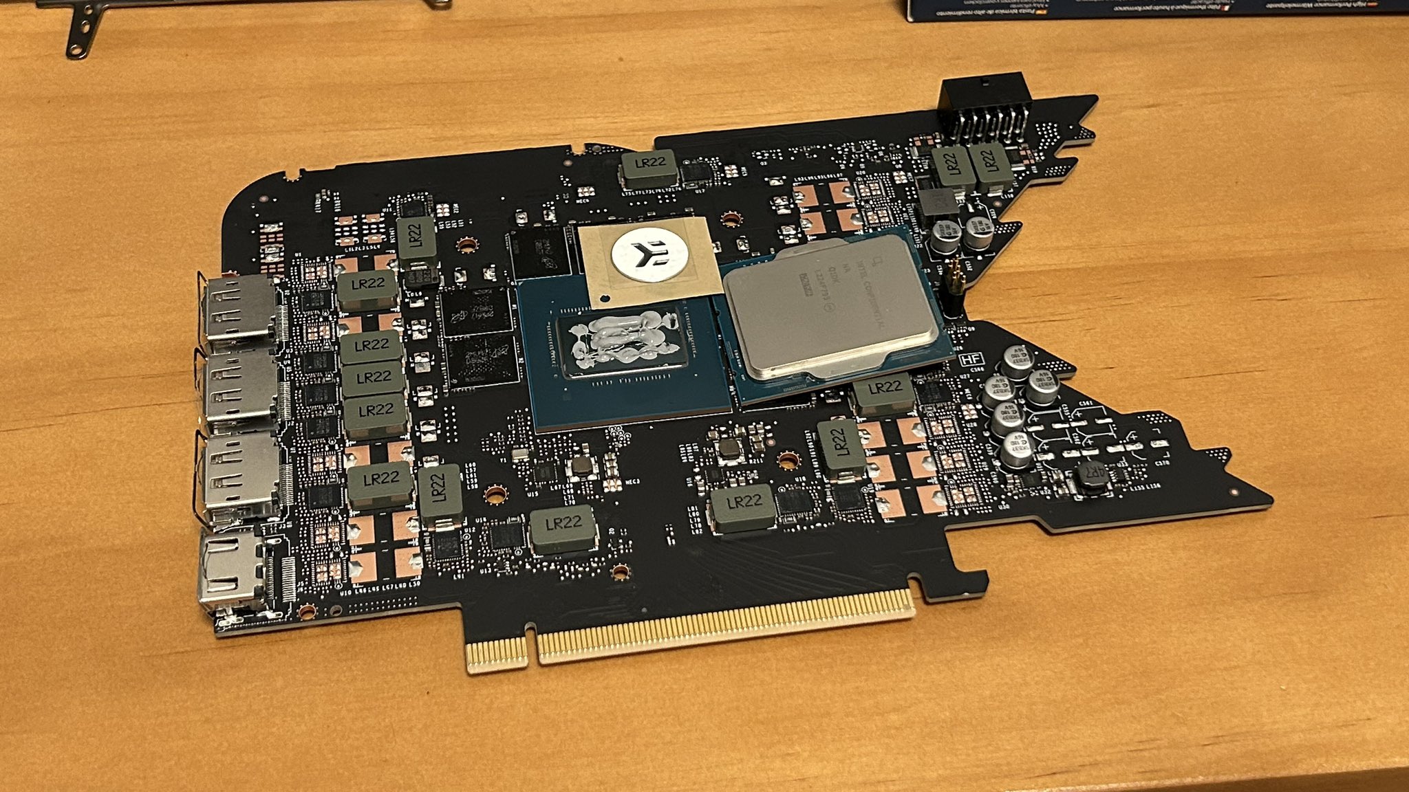 NVIDIA-RTX4080-FE-PCB-1.jpg