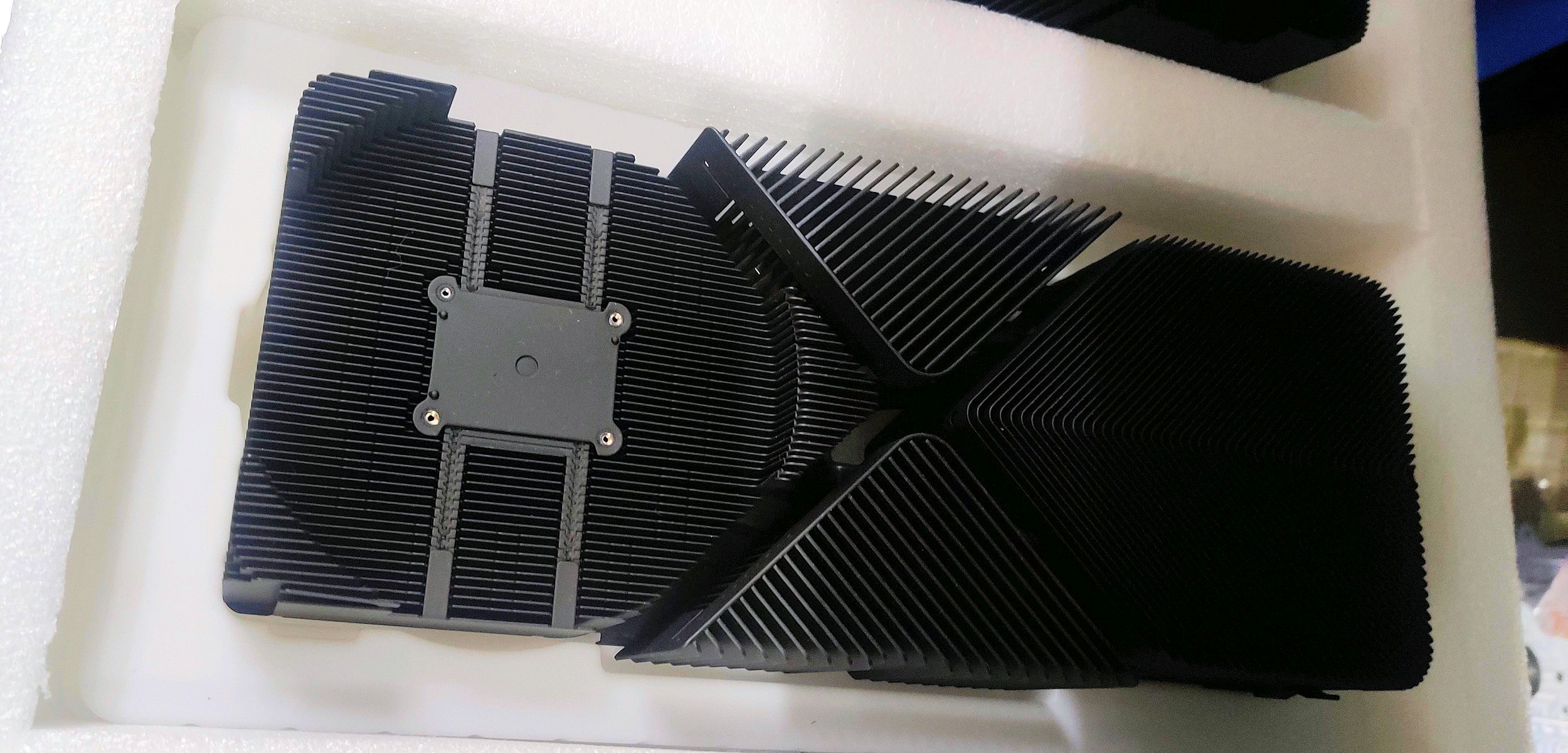 NVIDIA-RTX-40-heatsink-2.jpg