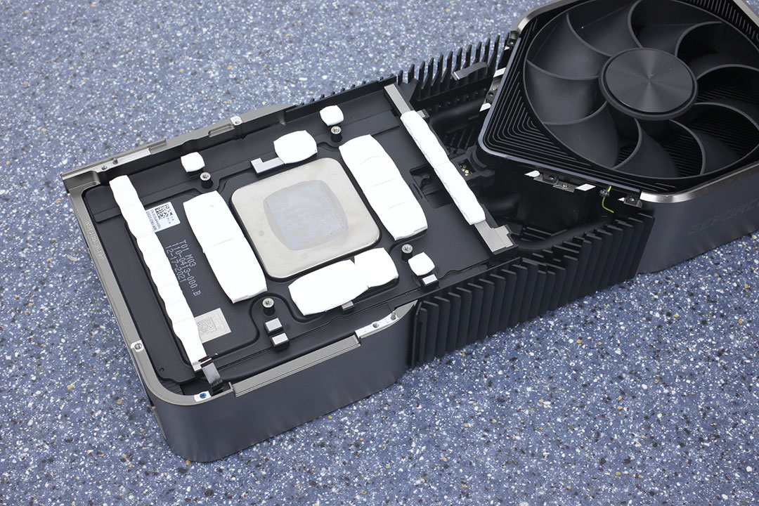 RTX3090-Ti-cooler.jpg