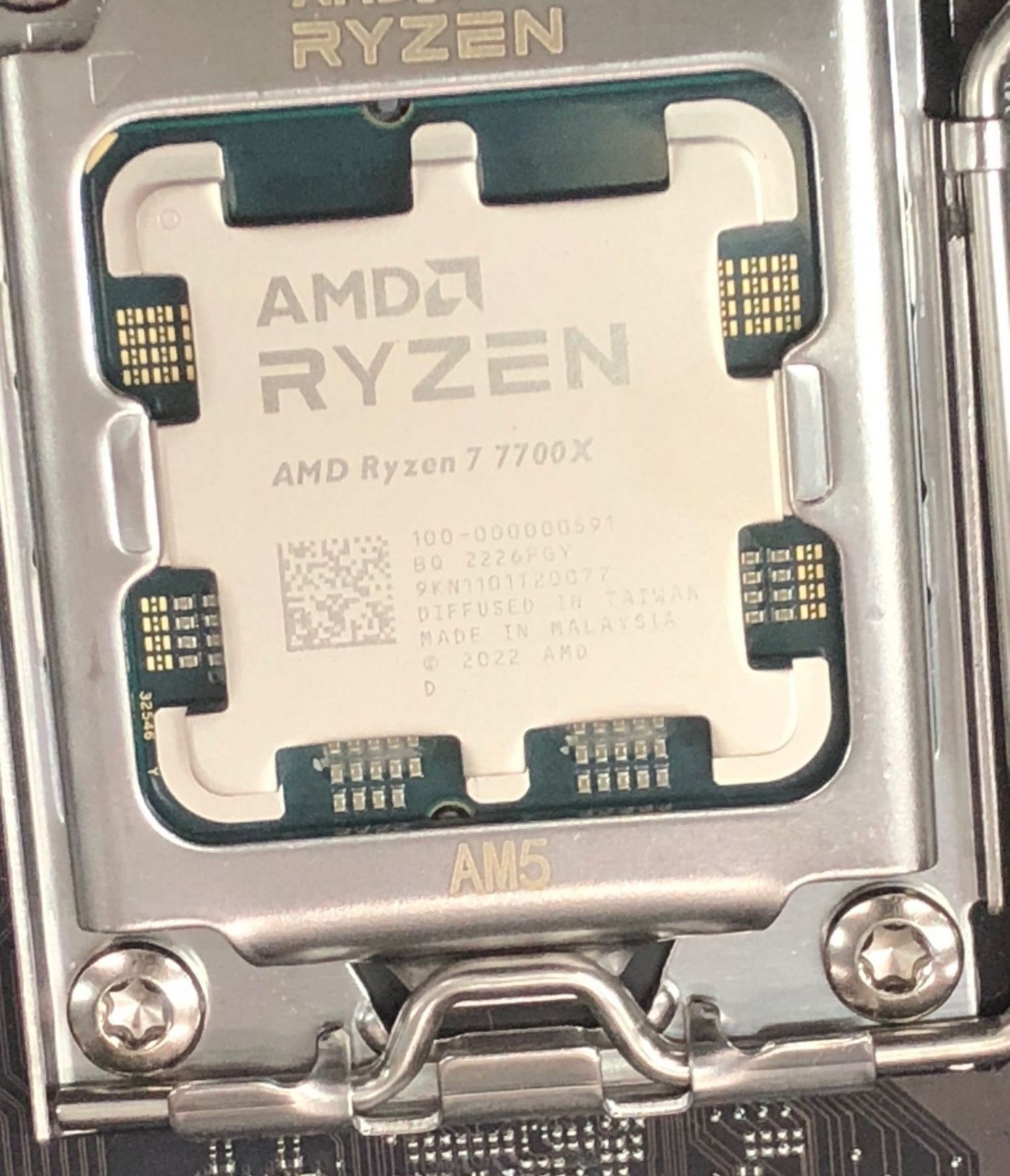 AMD Ryzen 7 7700X 實體照片曝光- 滄者極限| 滄者極限