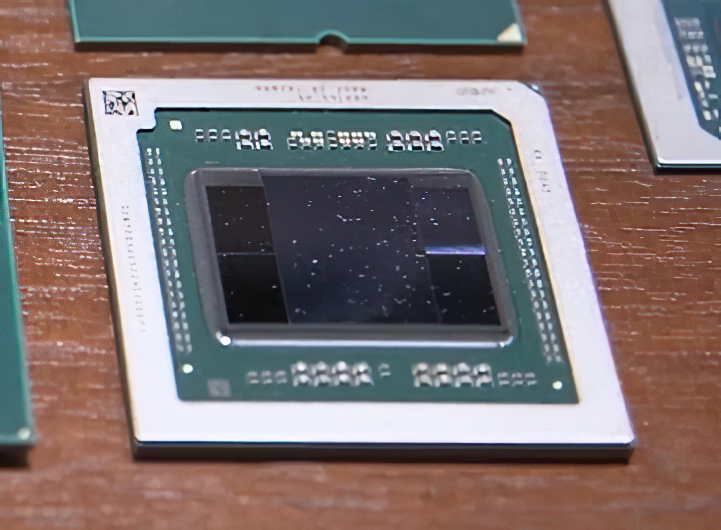 AMD-NAVI-32.jpg